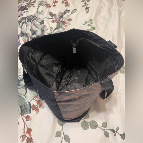 Wear Moi tote bag “used” - Picture 3 of 4